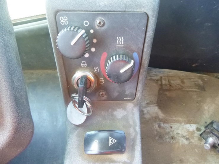 2005-deere-624j-image-16