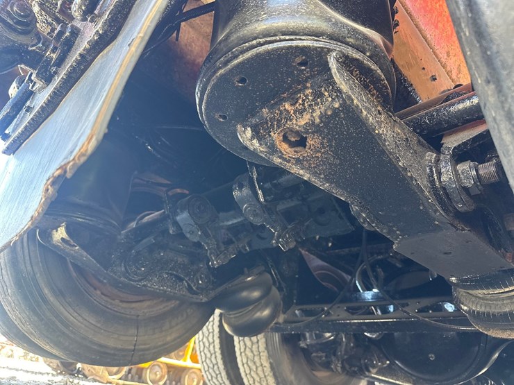 2012-international-7600-image-53