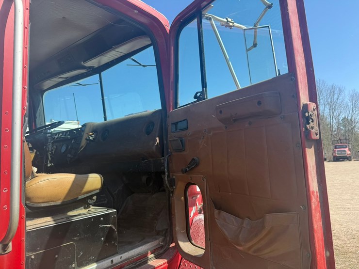 #1119-•-1990-international-navistar-paystar-5000-26'-flat-bed-truck-image-53