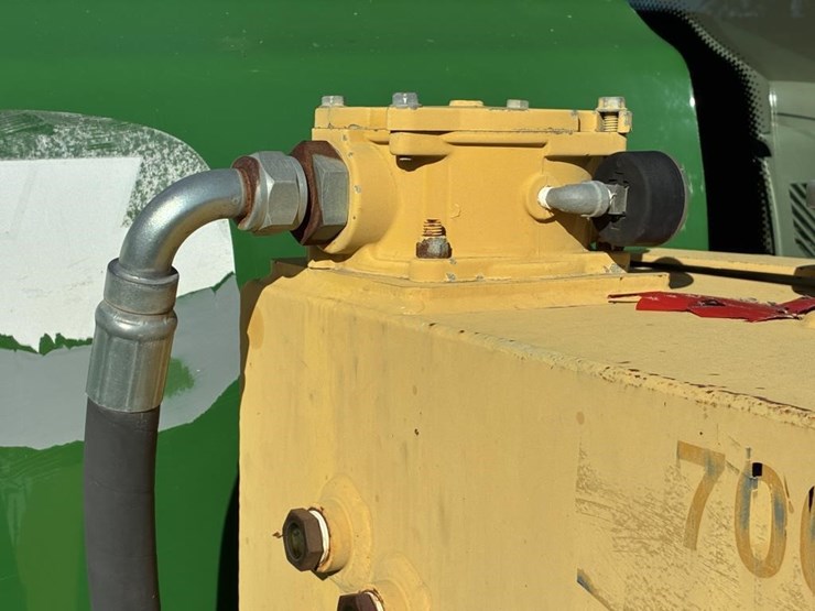 2005-john-deere-7220-image-8