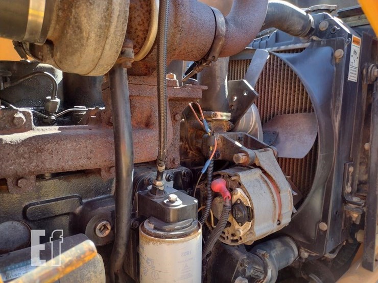 case-580m-turbo-image-43