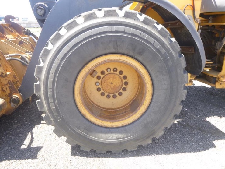 2005-deere-624j-image-35