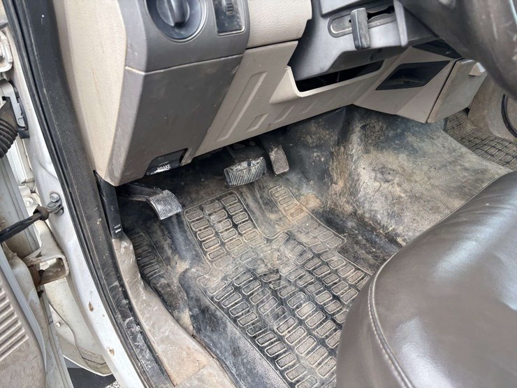 2009-ford-f550-image-18