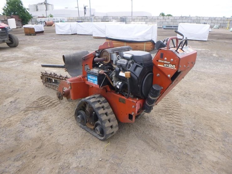 2011-ditch-witch-rt24-image-4