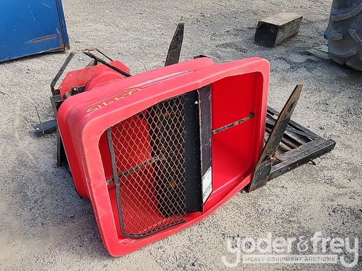 western-salt-spreader-image-4