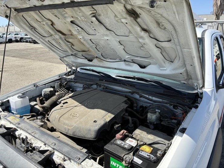 2014-chevrolet-tahoe-image-26