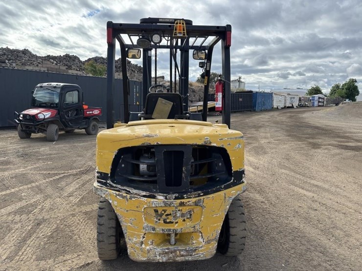 2015-yale-gdp80-forklift-image-8