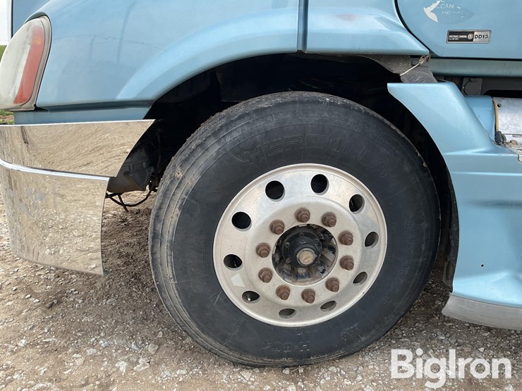 2012-freightliner-cascadia-113-image-16