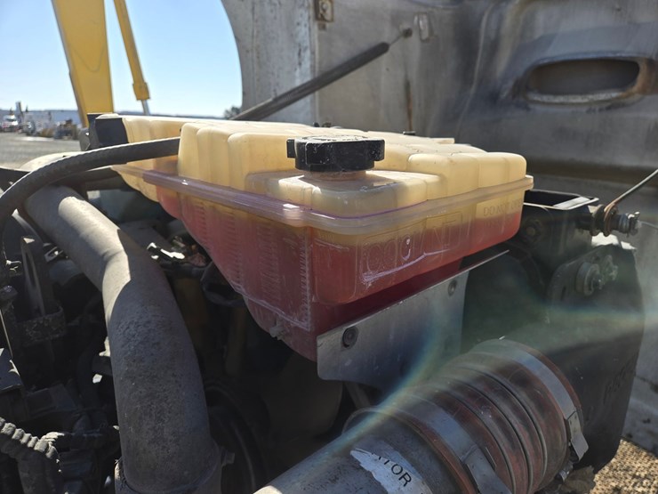 2013-peterbilt-386-image-45