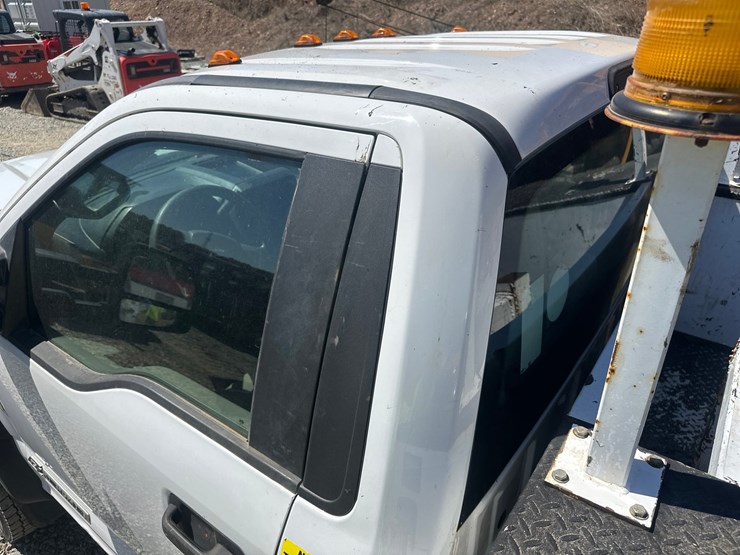 2019-ford-f550-image-16