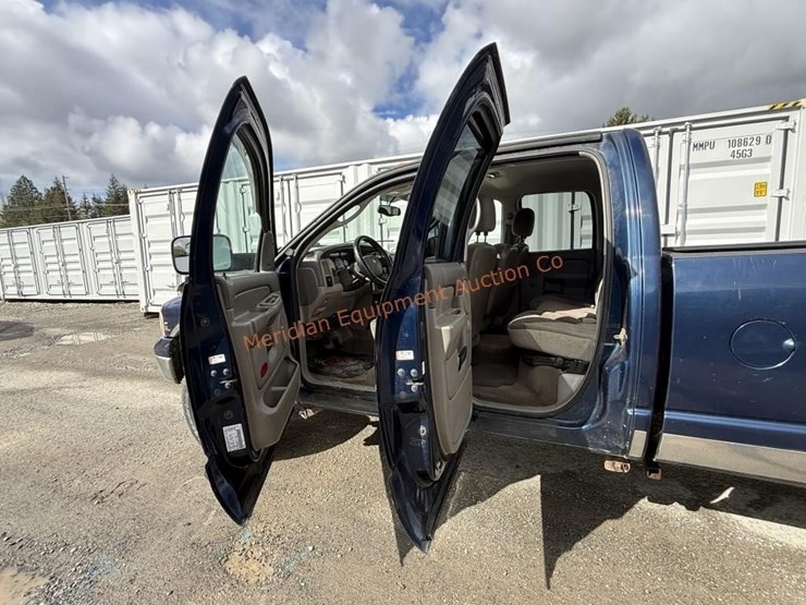 2004-dodge-ram-3500-image-26