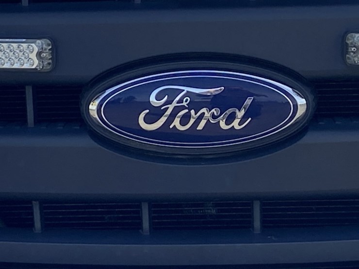 2015-ford-f250-xl-image-9