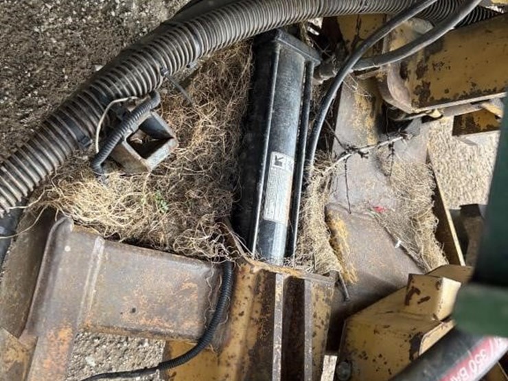 2001-john-deere-6410-image-13