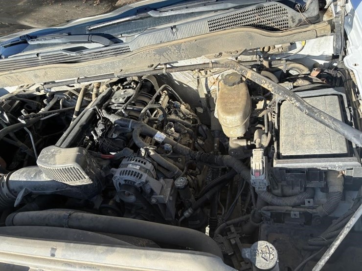 2015-chevrolet-silverado-2500hd-image-6