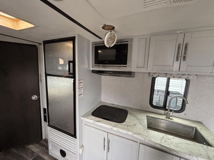 2020-bullet-bl2200bh20-travel-trailer-image-30