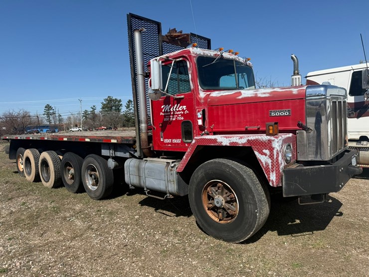 #1119-•-1990-international-navistar-paystar-5000-26'-flat-bed-truck-image-7