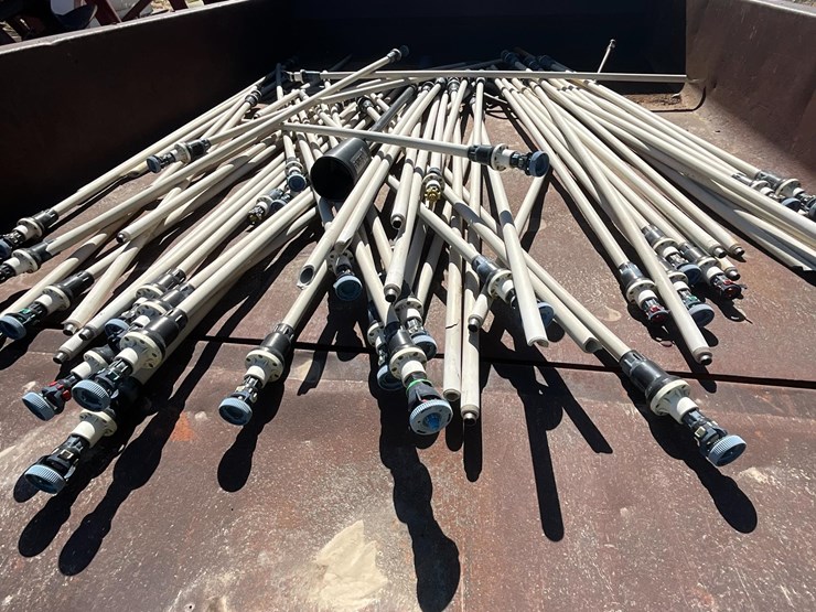 reinke-center-pivot-w/pipe-drops-sprinkler-image-20