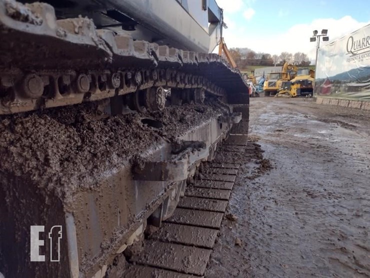 2020-volvo-ec220e-lr-image-24