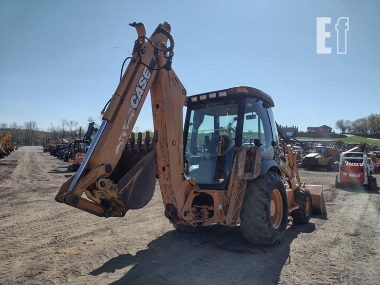 case-580m-turbo-image-40