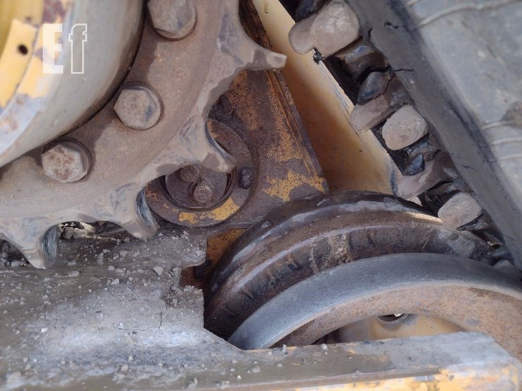 2020-caterpillar-259d3-image-12