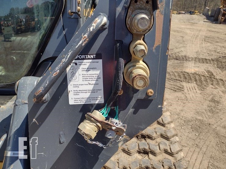 2023-deere-325g-image-23