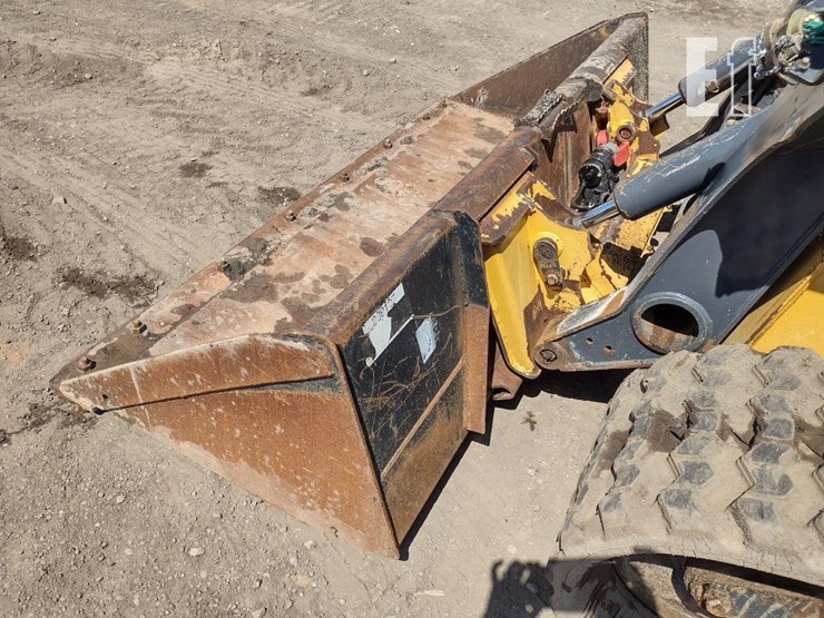 2023-deere-325g-image-19