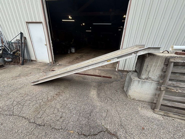 magliner-aluminum-walk-ramp-image-10