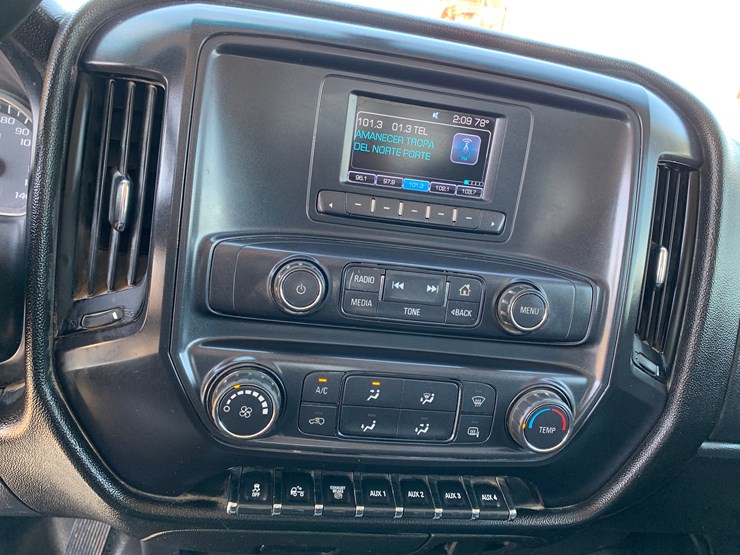 2022-chevrolet-silverado-6500hd-image-14