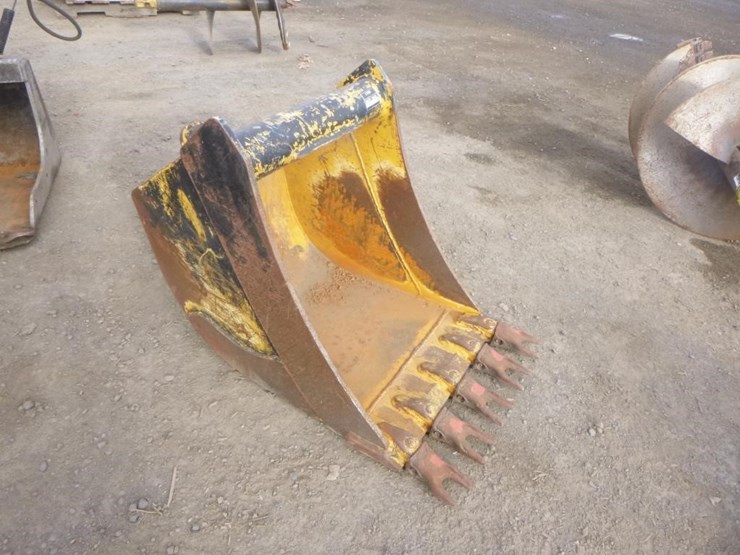 24"-excavator-bucket-w/teeth-image-2
