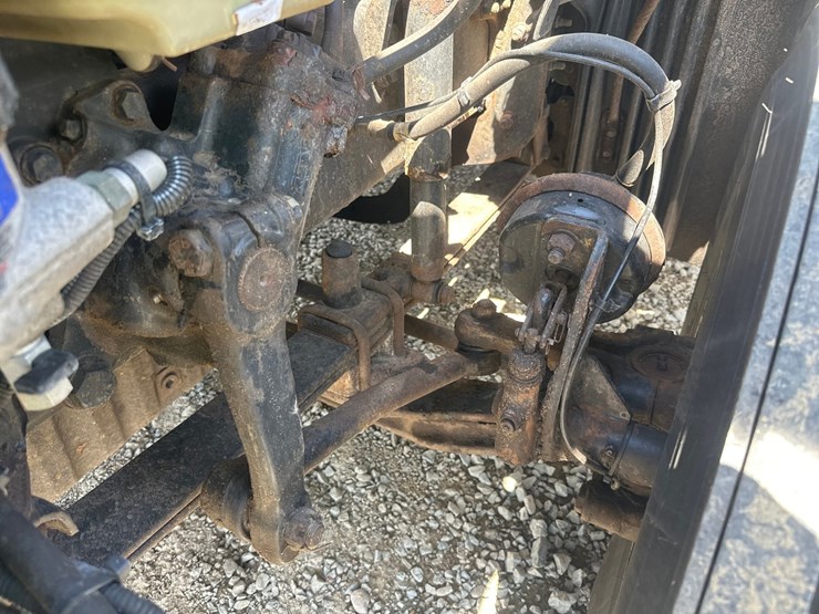 2014-massey-ferguson-8-image-60