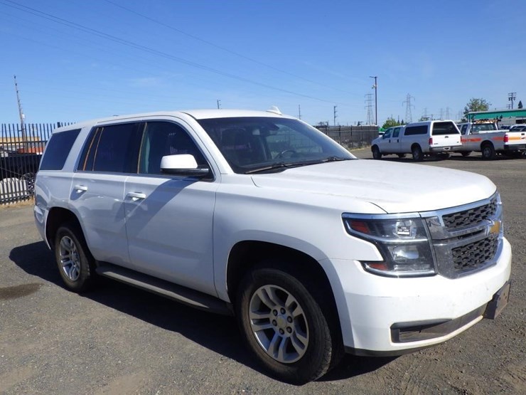 2015-chevrolet-tahoe-image-2