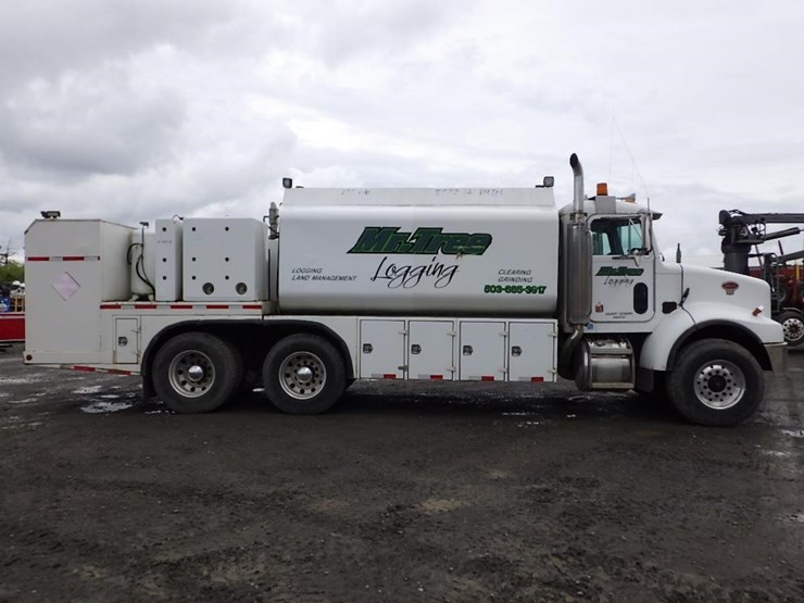2005-peterbilt-pb330-22'-t/a-fuel-lube-truck-image-4