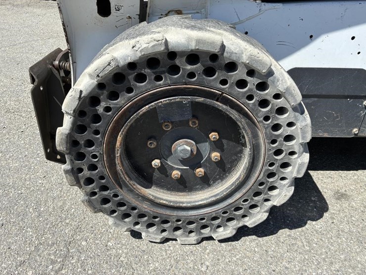 2018-bobcat-s570-image-7