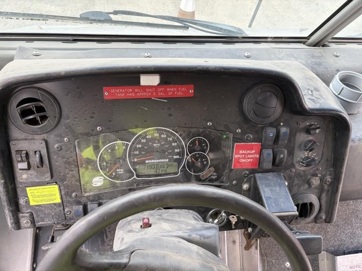 2008-utilimaster-workhorse-step-van-image-25