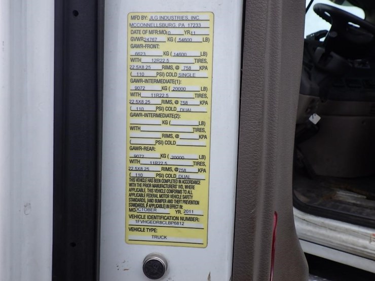 2012-freightliner-cascadia-125-image-56