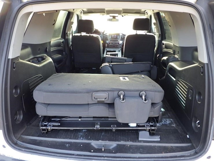 2017-chevrolet-tahoe-image-9