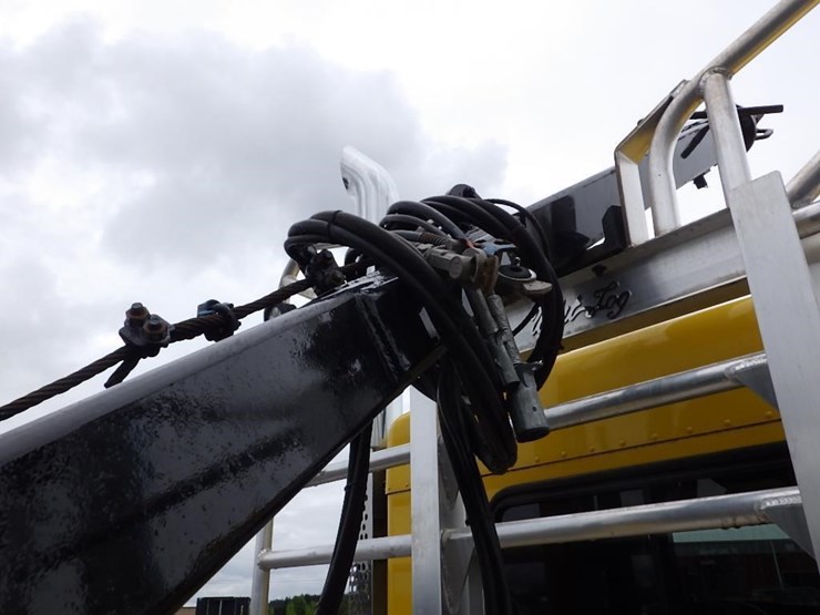 2016-kenworth-w900-image-25