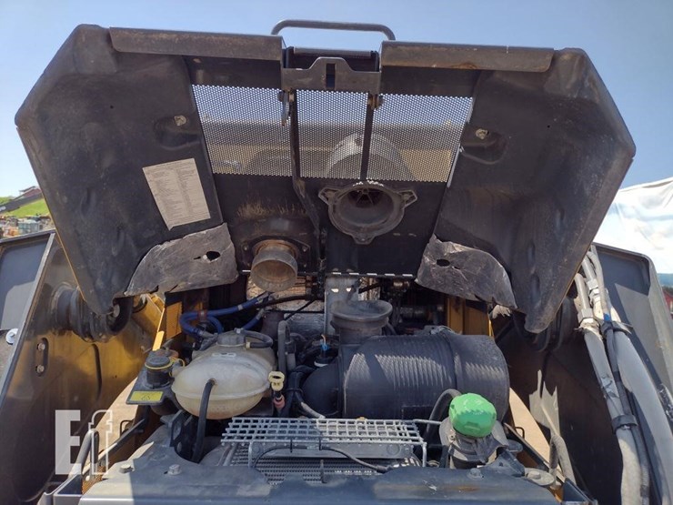 2022-deere-333g-image-29