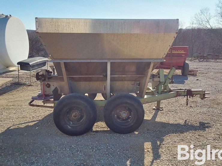 tyler-t/a-pull-type-fertilizer-spreader-image-4