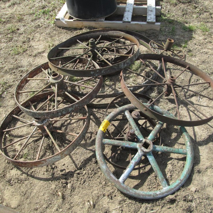#36796 • Lot of Wagon Wheels