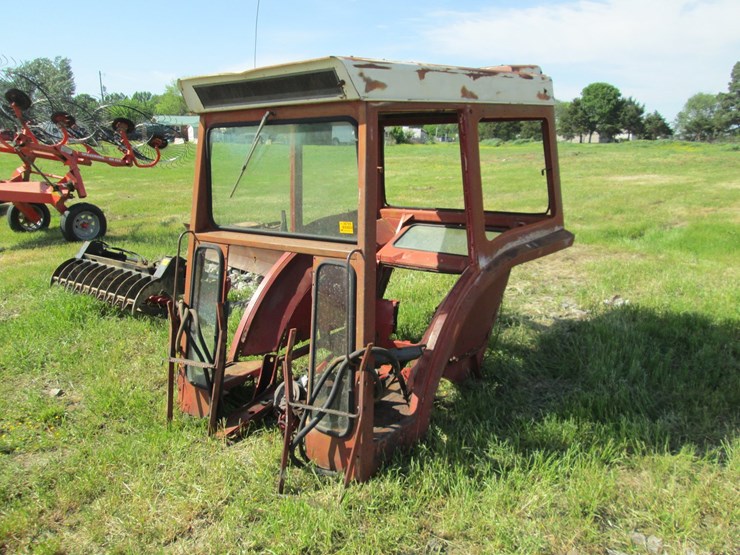 #36755-•-international-66-series-cab-image-1
