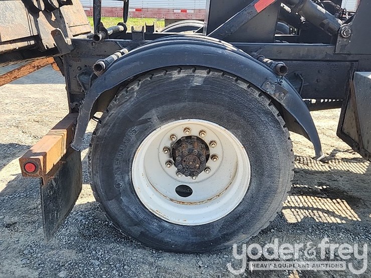 2002-international-4900-image-9