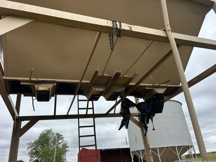 overhead-feed-bin-image-4