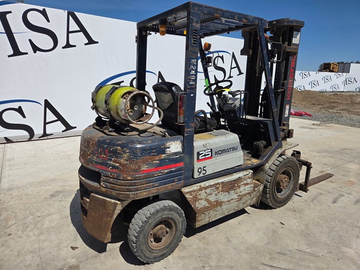 komatsu-fg25t-11-image-5