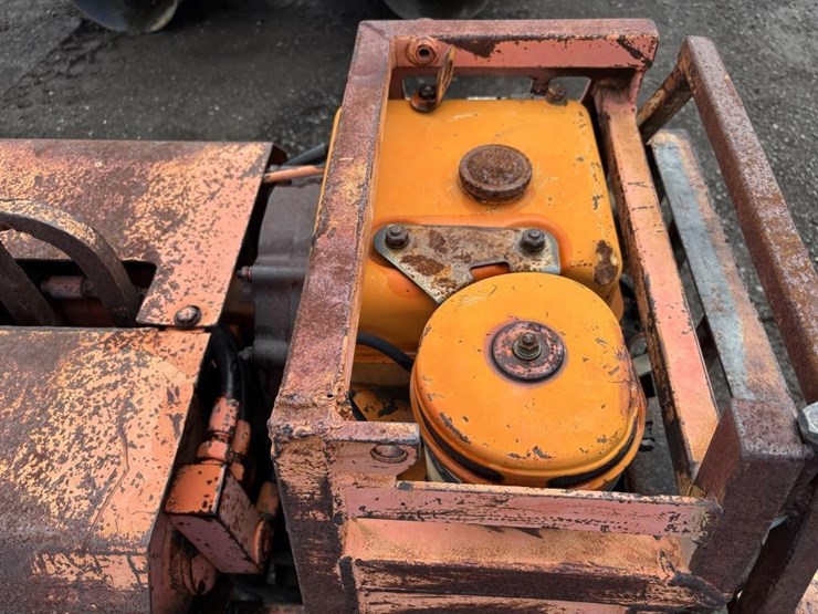 rammax-tandem-vibratory-trench-roller-image-11