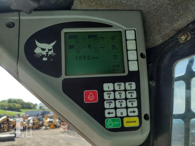 2009-bobcat-t320-image-9