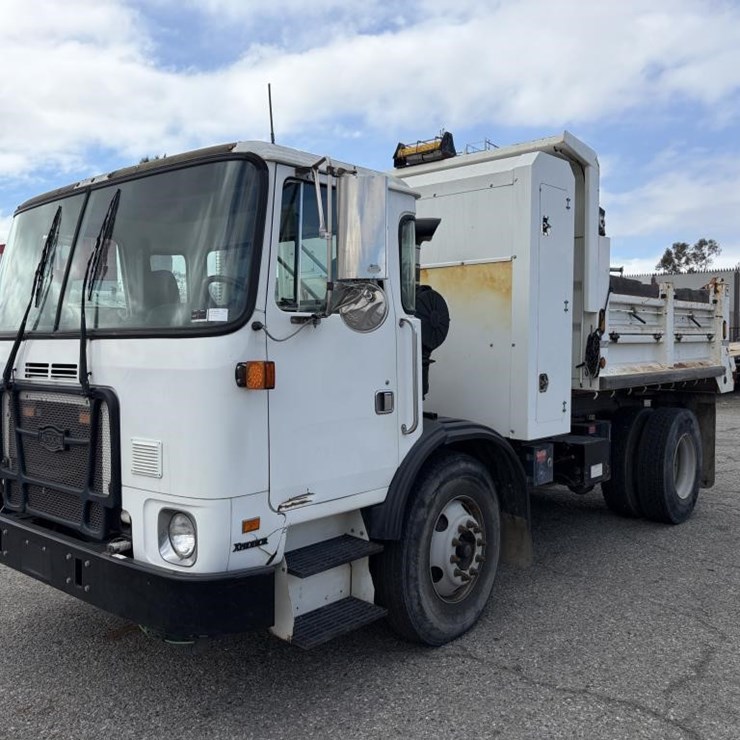 2011 AUTOCAR XPEDITOR