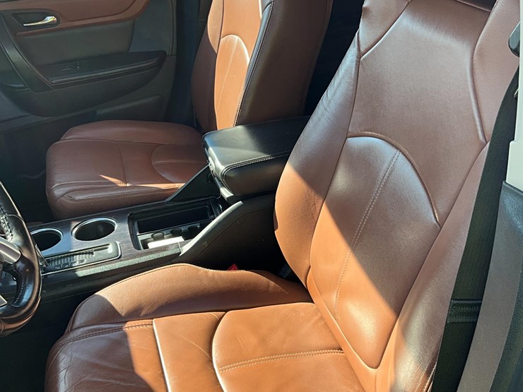 2016-chevrolet-traverse-image-16