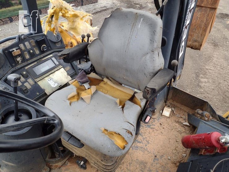 2010-deere-310j-image-10