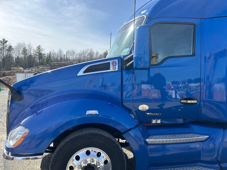 2018-kenworth-t680-image-22